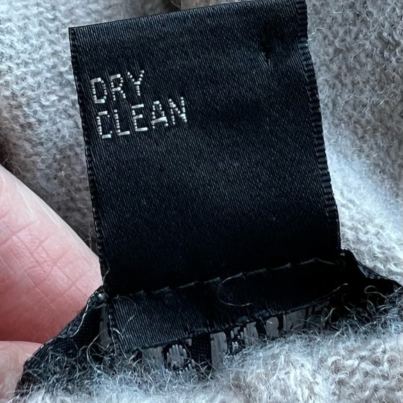 Cashmere Elegant Beige Poncho Turtleneck - Picture 10 of 13